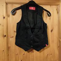 schöne Weste Esprit gr. XS perfekt über einer Bluse o. Sweatshirt Niedersachsen - Friedeburg Vorschau