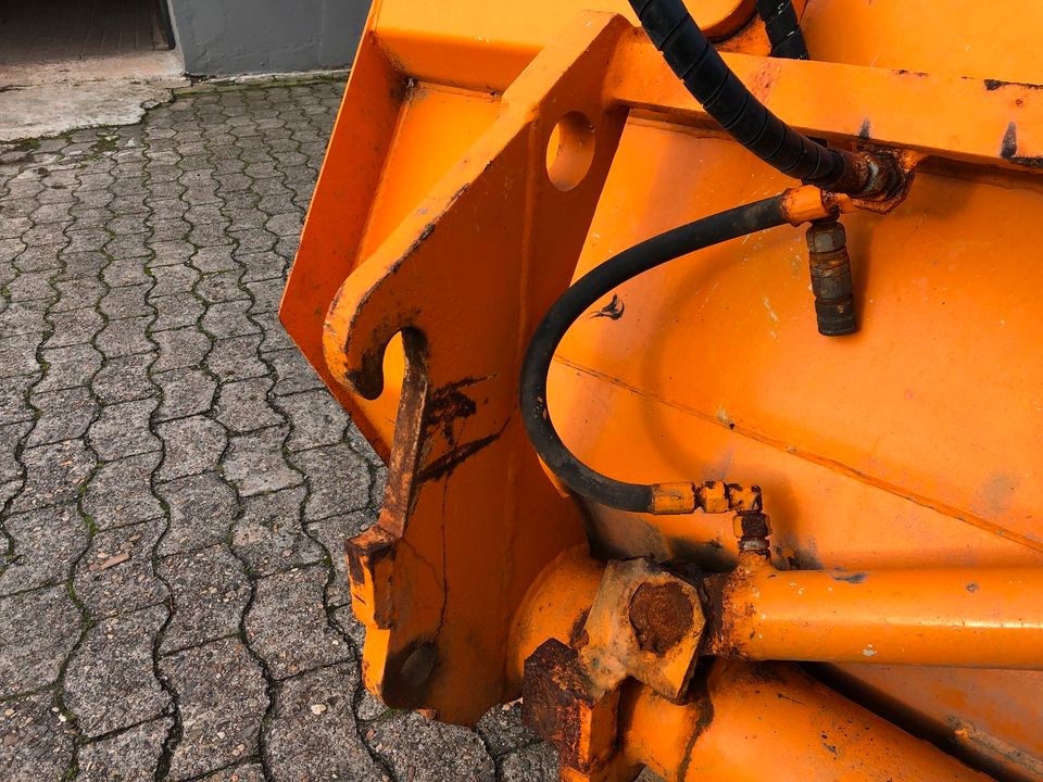 Hydraulische Kippschaufel 160 cm Arbeitsbreite Schwere Ausführung in Delmenhorst