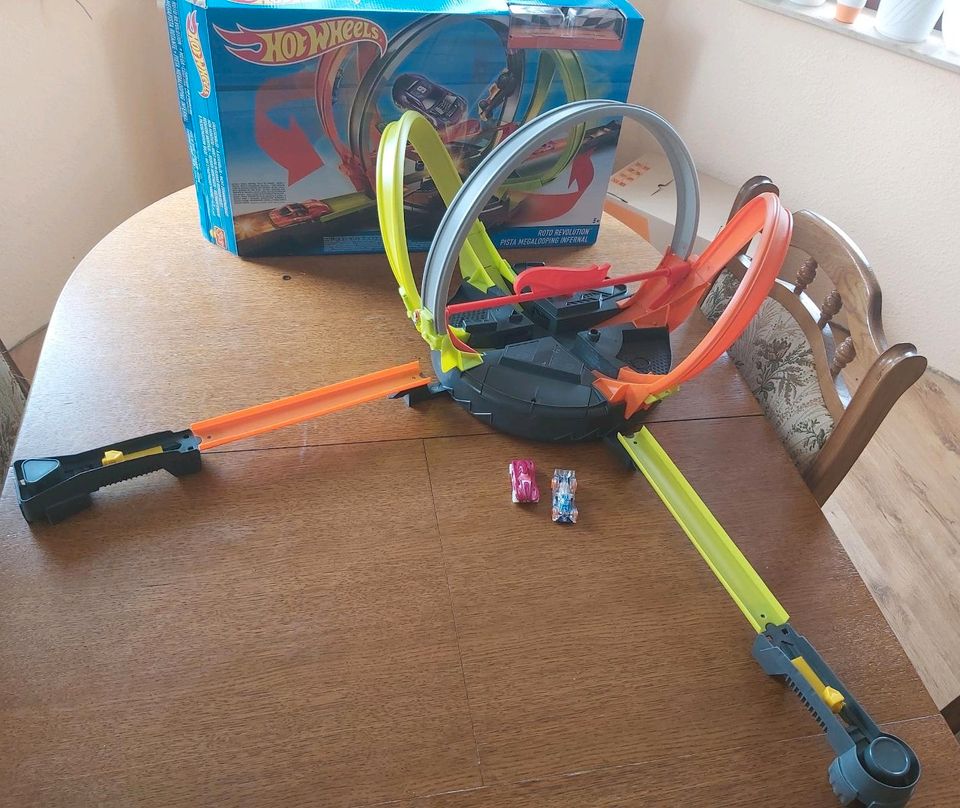 Hot wheels roto revolution cheap pista mega looping infernal
