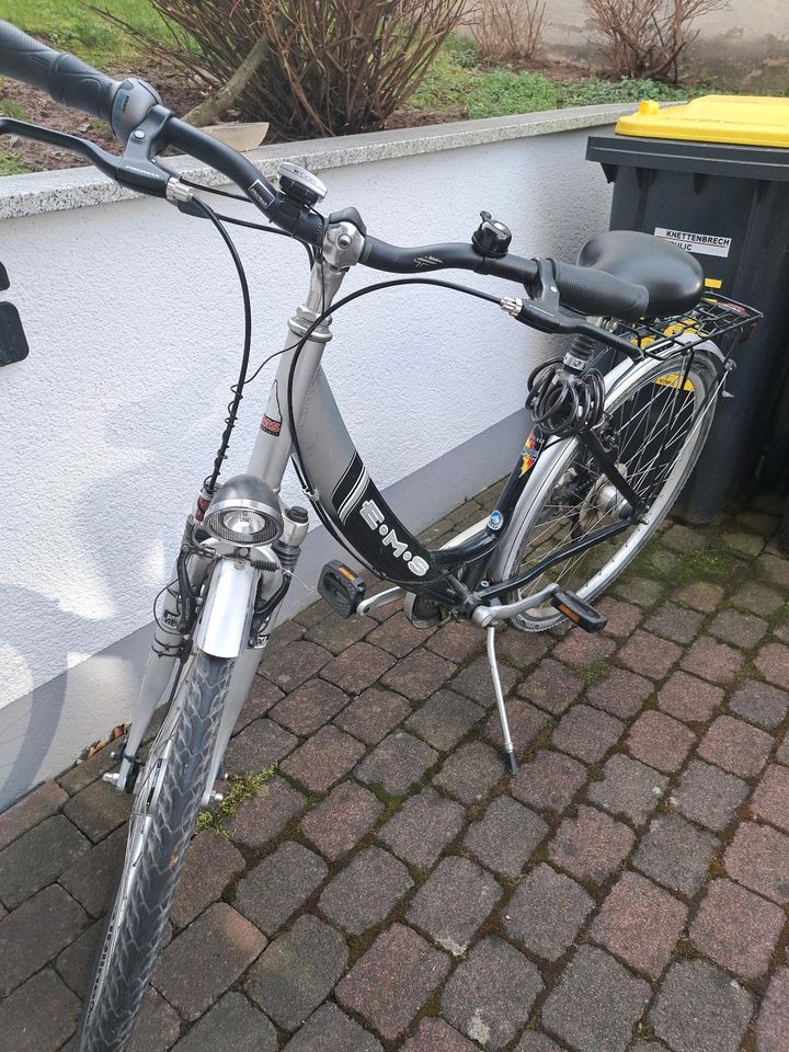 Citybike, Damenrad 28 Zoll gut erhalten in Neuhof