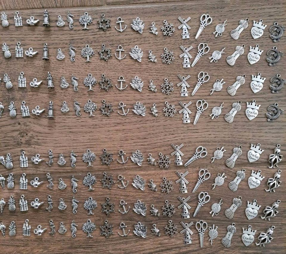 Charms Anhänger versch. Größen 43 Stück Mixed Packung 9,00Eur in Königsee