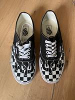 Vans Old Skool Skateschuhe Flame/Black/True White Hessen - Ebsdorfergrund Vorschau