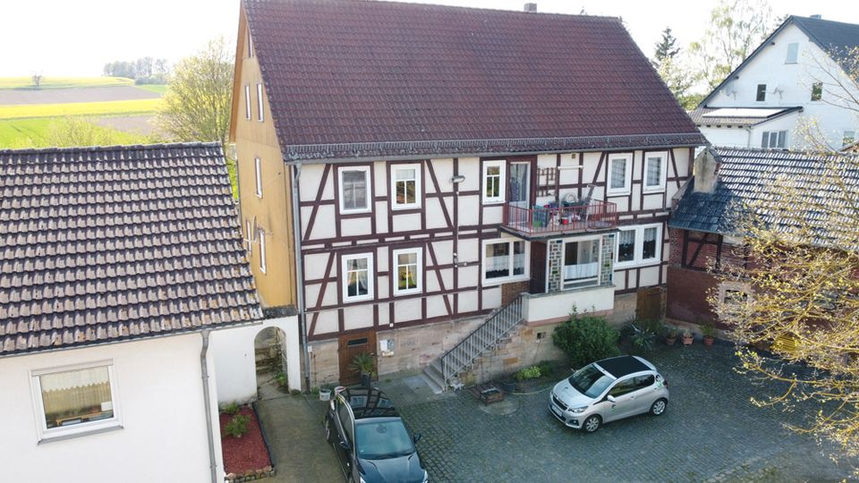 Wunderschöner Bauernhof mit Ackerland, prädestiniert für Pferdehaltung in Alsfeld