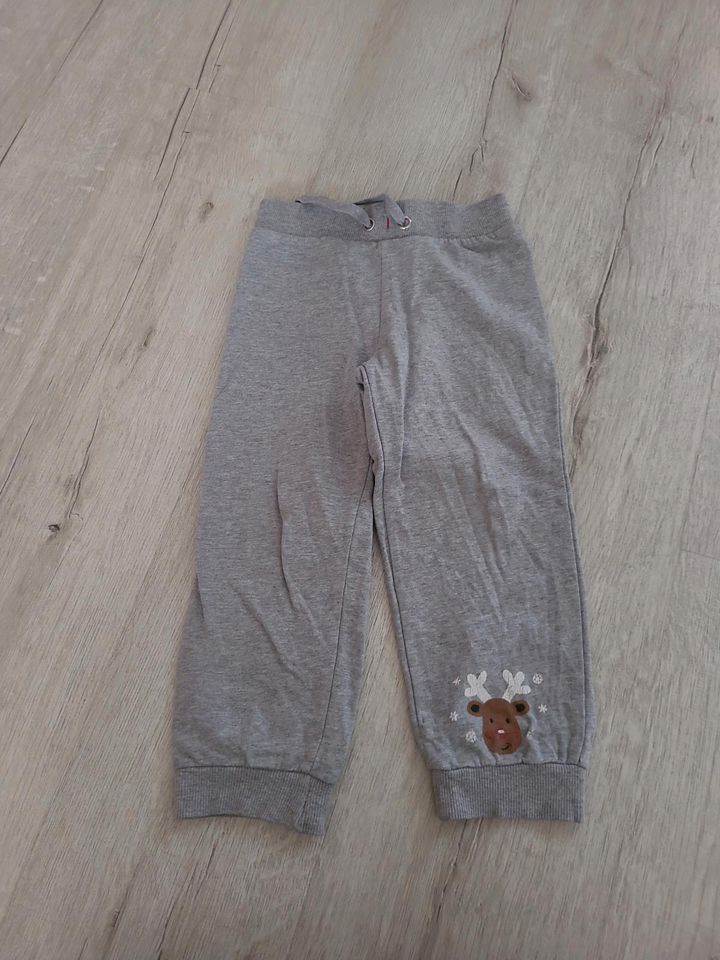 Jeans Hosen Größe 92 Jogginghose je Stück in Zeven