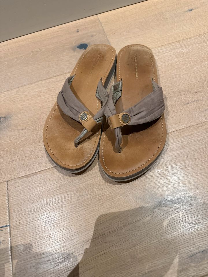 Hilfiger Leder Flip Flop Gr.40 in Nordstrand