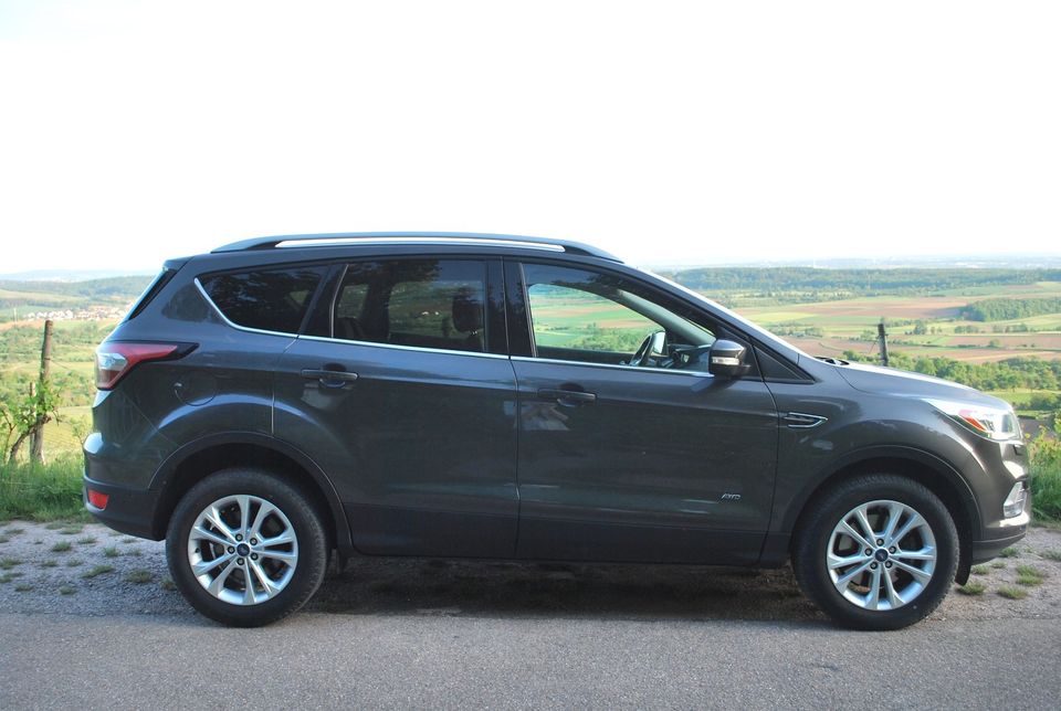 Ford Kuga 2.0 TDCI, Titanium, AWD in Großbottwar