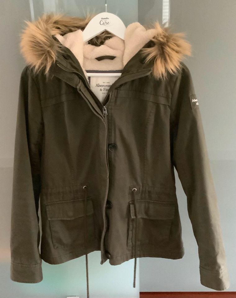 Abercrombie & Fitch Winterjacke Parka, Gr. L, khaki, oliv in Heiligenhaus