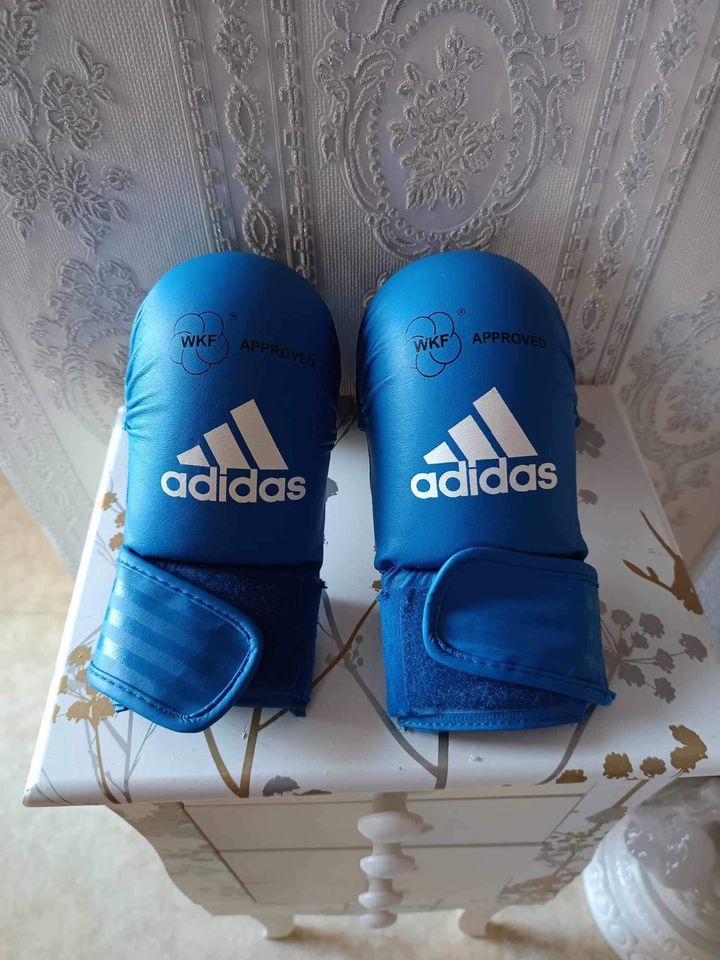 Adidas Box Handschuhe für Kinder bis 8 Jahre in Eberswalde