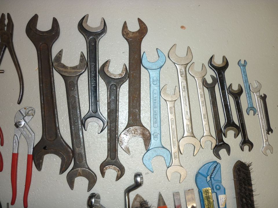 Wekzeugkiste mit Werkzeugen, Konvolut (Set2) in Dresden