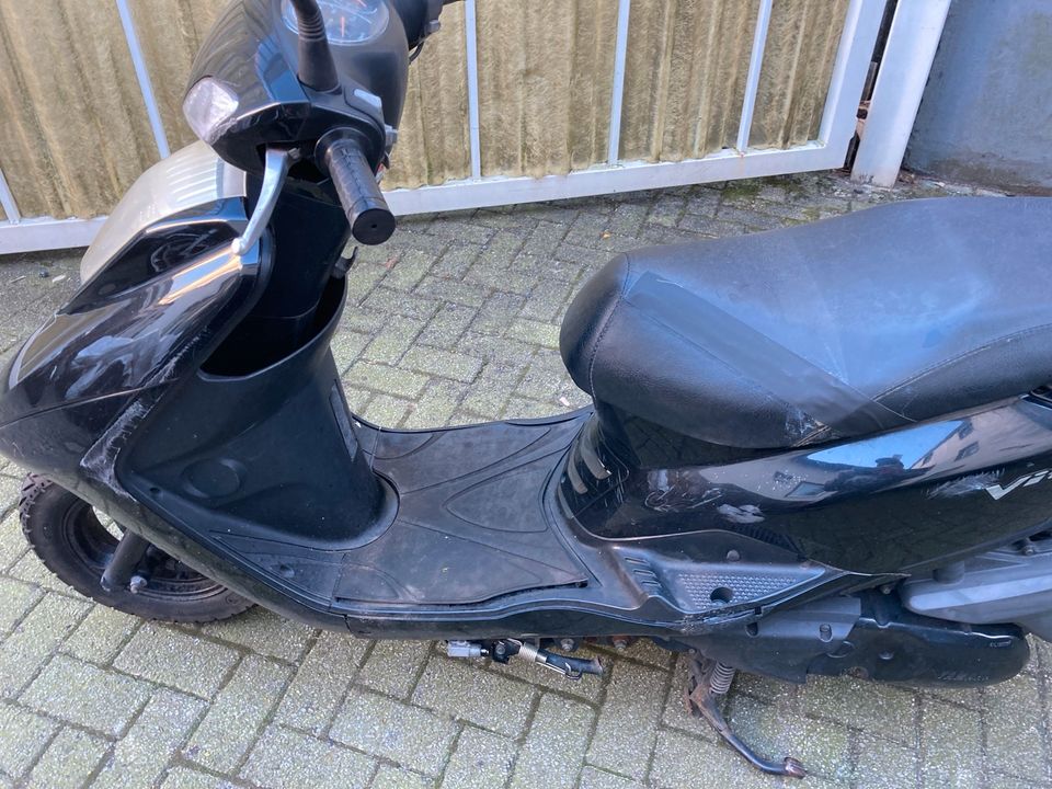 Yamaha Roller XC 125 E aus 04 - 2013 17000 Kilometer 2 Hand in Bochum