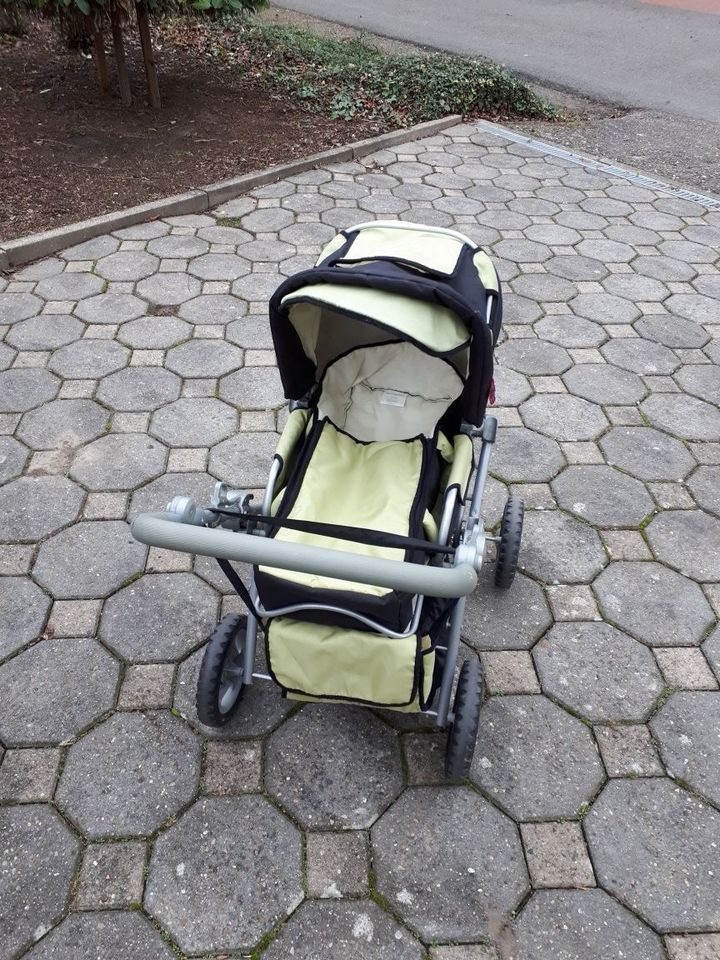 Puppenwagen mit Wickeltasche in Minden