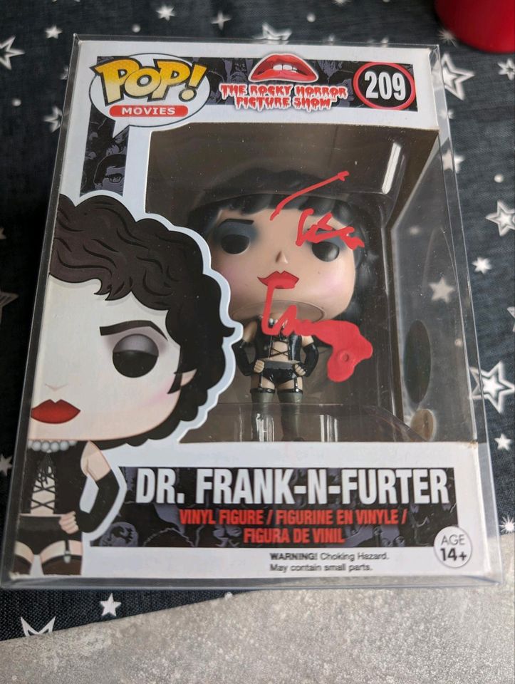 Tim Curry signiert Funko Pop Autogramm Dr. Frank-N-Furter in Berlin