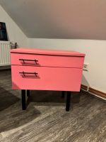 Retro Nachttisch | Mid Century Mini Kommode | Holzmöbel Pink Niedersachsen - Ronnenberg Vorschau