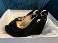 Jimmy Cho Schuhe in schwarz mit Zertifikat+Schachtel in Gr: 36,5 Bayern - Wörth Kr. Erding Vorschau
