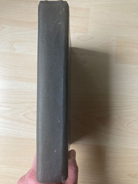 Ein Buch "Grimms Märchen" mit schönen alten Bildern u. 282 Seiten in Baltmannsweiler