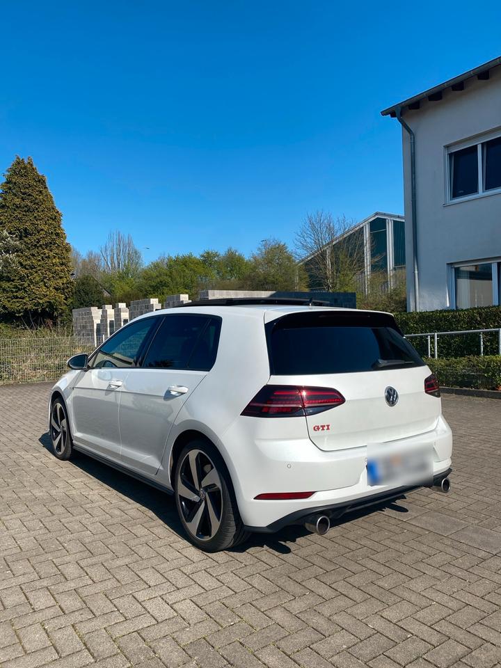 Golf GTI Performance STHZ PANO ACC DYNAUDIO in Oberhausen