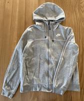 Nike Jacke grau Gr. S *Neu* Hessen - Hofheim am Taunus Vorschau