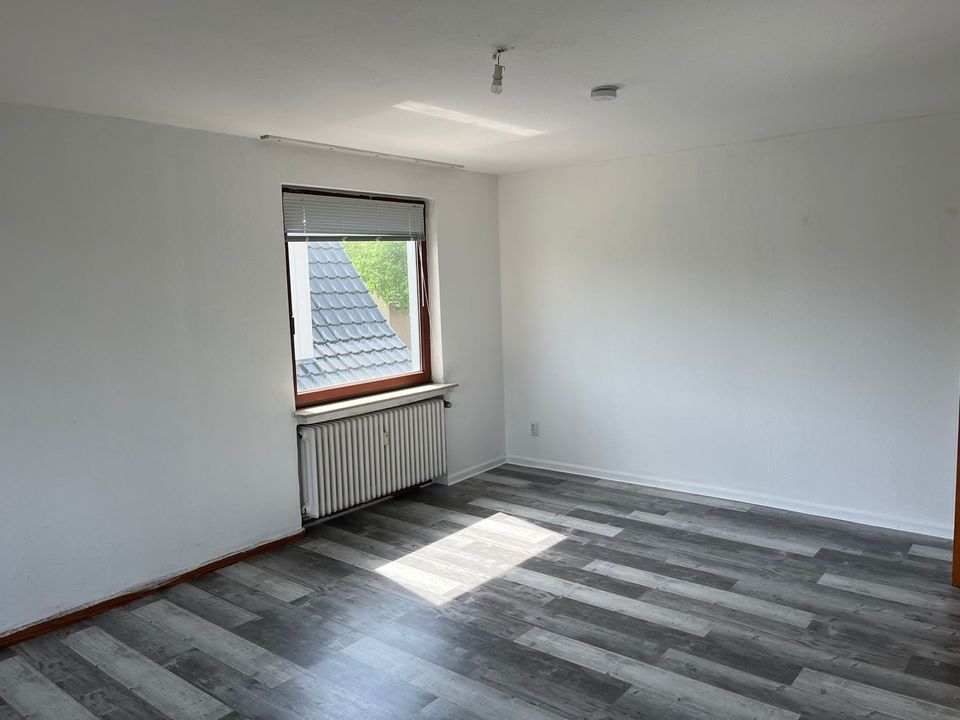 Sonnige 3 Zimmer Wohnung 82m2 im Schierholzgebiet in Bremerhaven