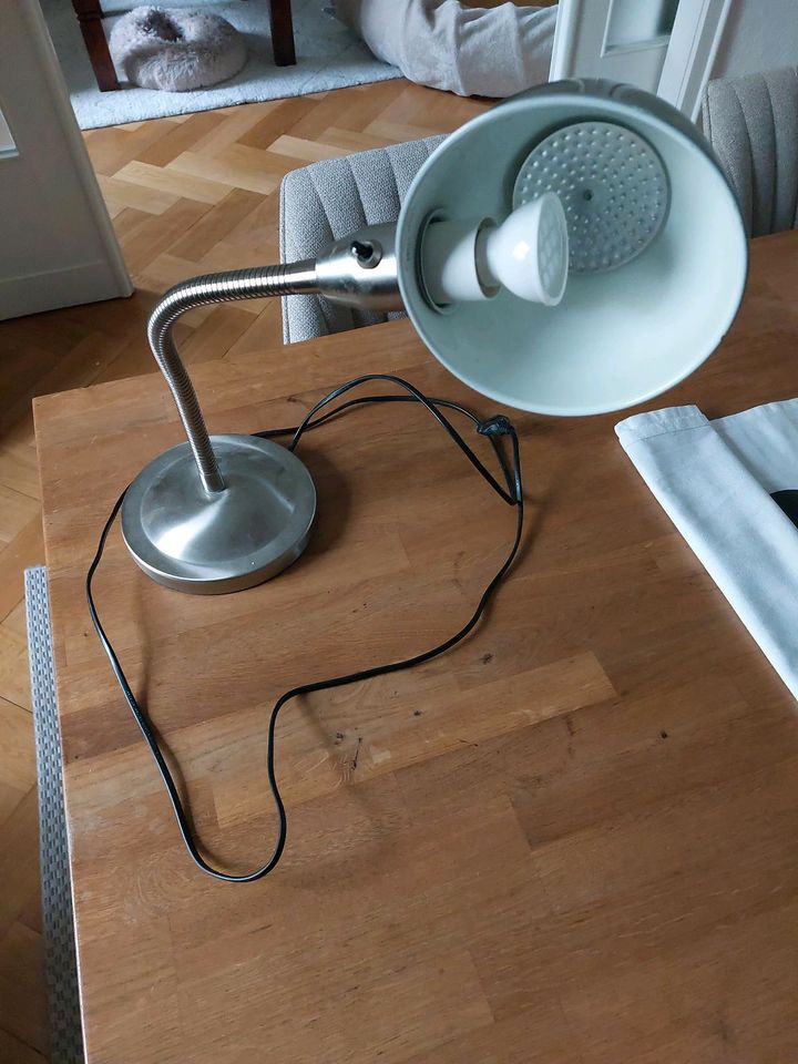 Schreibtischlampe verstellbarer Arm in Hannover