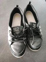 Adidas Neo Schuhe Größe 9 41 1/2 schwarz Saarland - Eppelborn Vorschau