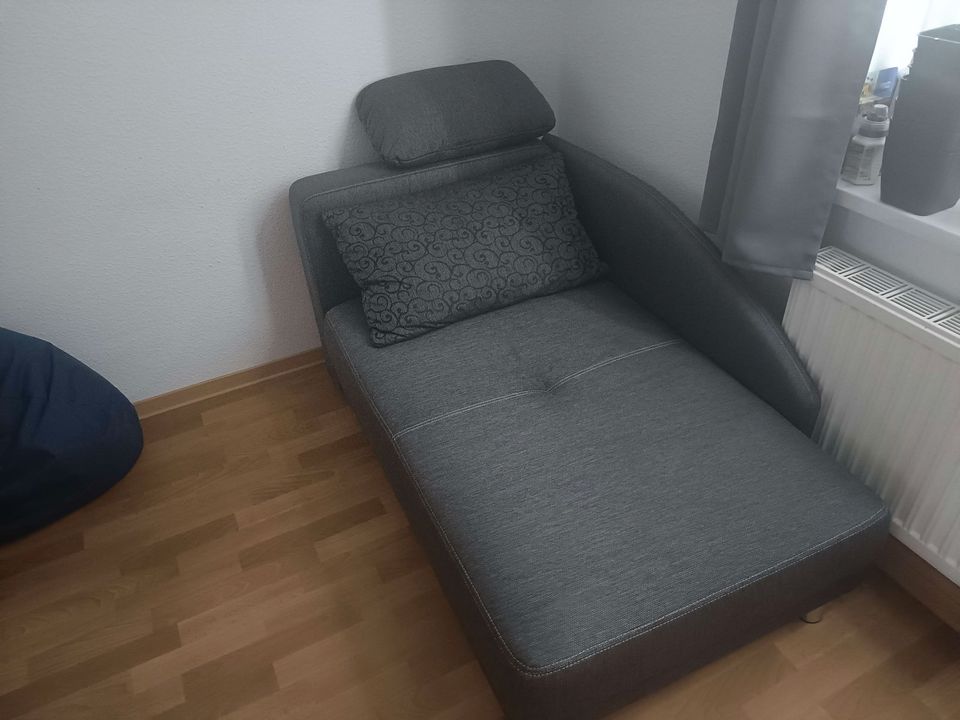 Sofa mit Schlaffunktion in Beucha