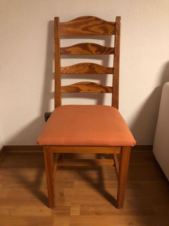 6 Holzstühle / Esstischstühle in Düsseldorf