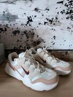 Nike Tech Hera Sneaker Gr.40 Nordrhein-Westfalen - Hagen Vorschau