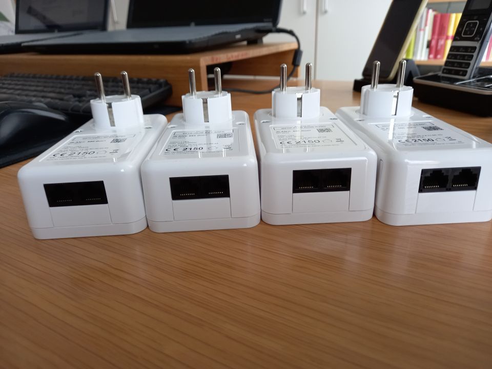 4 Stück Devolo dLAN 550 duo+ mit je 2 x LAN Port, Preis pro Stück in Wächtersbach