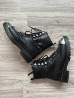 Zara Boots Schuhe Leder Gr. 38 Nordrhein-Westfalen - Krefeld Vorschau