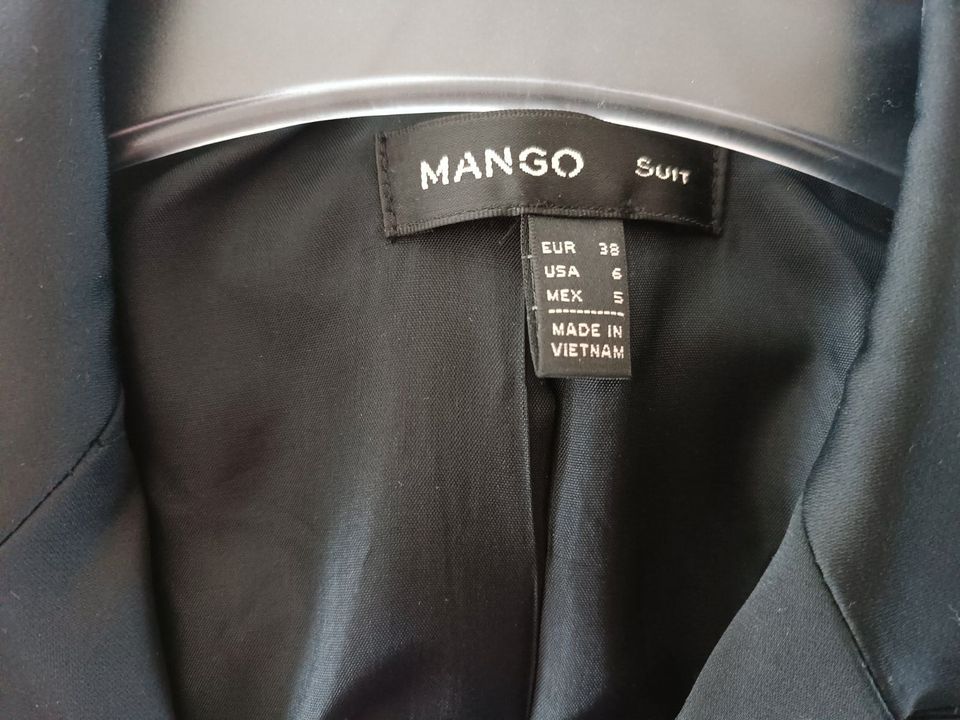 Blazer schwarz, leicht glänzend, Mango, 38/M in Aichtal