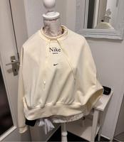 Nike Pullover loose fit S hellgelb Oversize Niedersachsen - Celle Vorschau