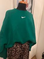 nike*sweatshirt*grün*gr.s*top Nordrhein-Westfalen - Moers Vorschau