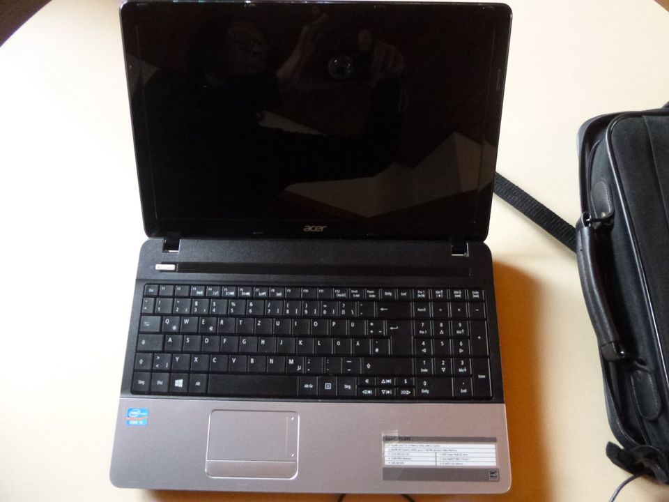 Acer Laptop Aspire E1-571 15,6" Schwarz mit Tasche u Ladegerät in Ehra-Lessien