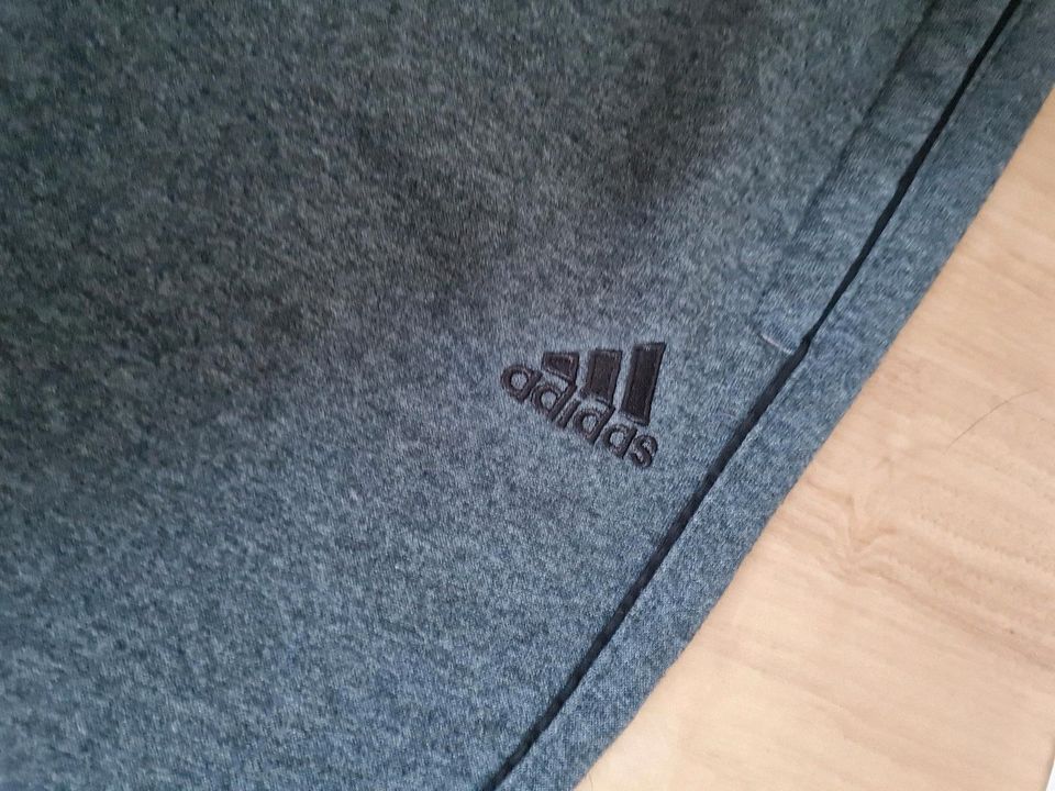 Neuwertige Adidas Jogginghose ☆ Gr.152 in Dortmund