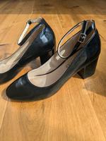 Schwarze Lack Pumps von Buffalo mit Blockabsatz Rheinland-Pfalz - Rödersheim-Gronau Vorschau