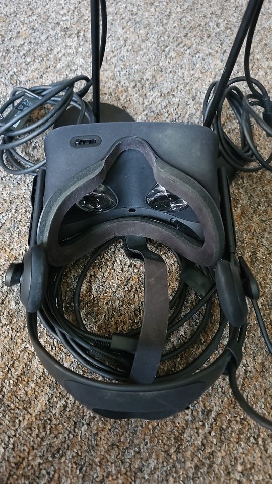 Oculus VR LLC 1 Hacker Way + 2 Rift Sensoren in Barmstedt