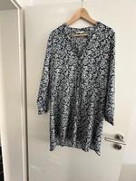 Kleid mit Blumenmuster von Only Baden-Württemberg - Waldshut-Tiengen Vorschau