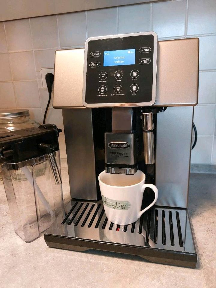 Delonghi perfecta evo Kaffeevollautomat, ESAM 420.80 TB in Malsch