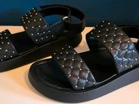Jeffrey Campbell 41 Sandalen schwarz mit kleinen sperlen neu! Friedrichshain-Kreuzberg - Kreuzberg Vorschau
