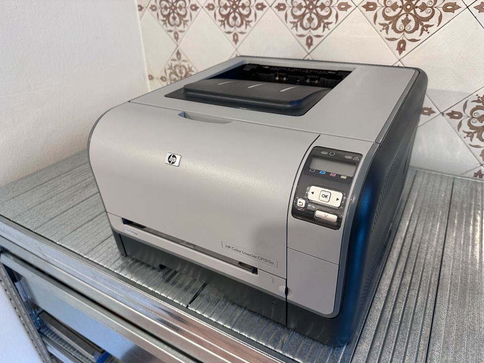 HP Color LaserJet CP1515n, Farblaserdrucker in Hamburg