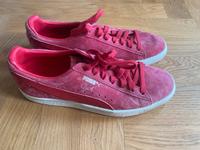 NEUE Puma Sneakers Clyde Gr. 40,5 cherry Sachsen - Frankenberg (Sa.) Vorschau