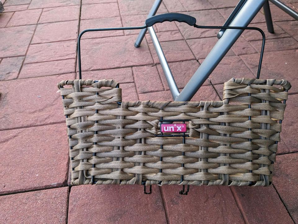 Unix Fahrradkorb für Hinterrad in Hambergen