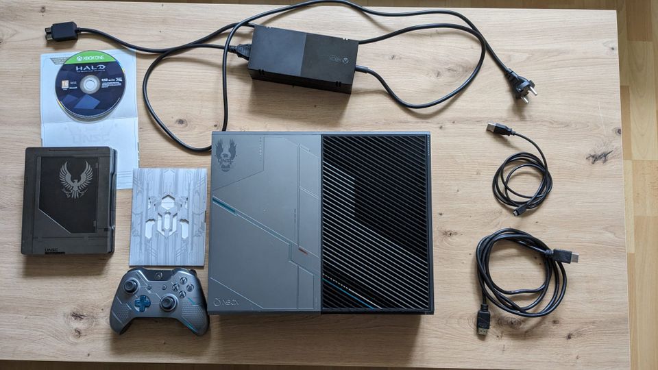 Xbox One Halo Edition Konsole 1TB +Controller +Halo Master Chief in Dresden