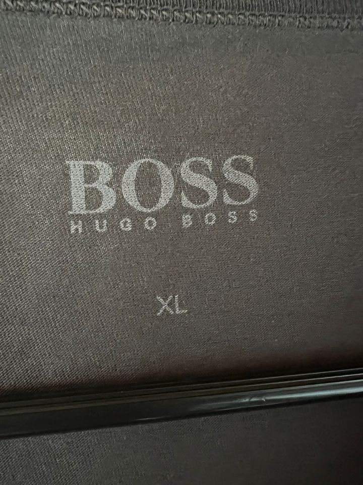 Herren T-Shirt Hugo Boss Gr XL in Dorsten