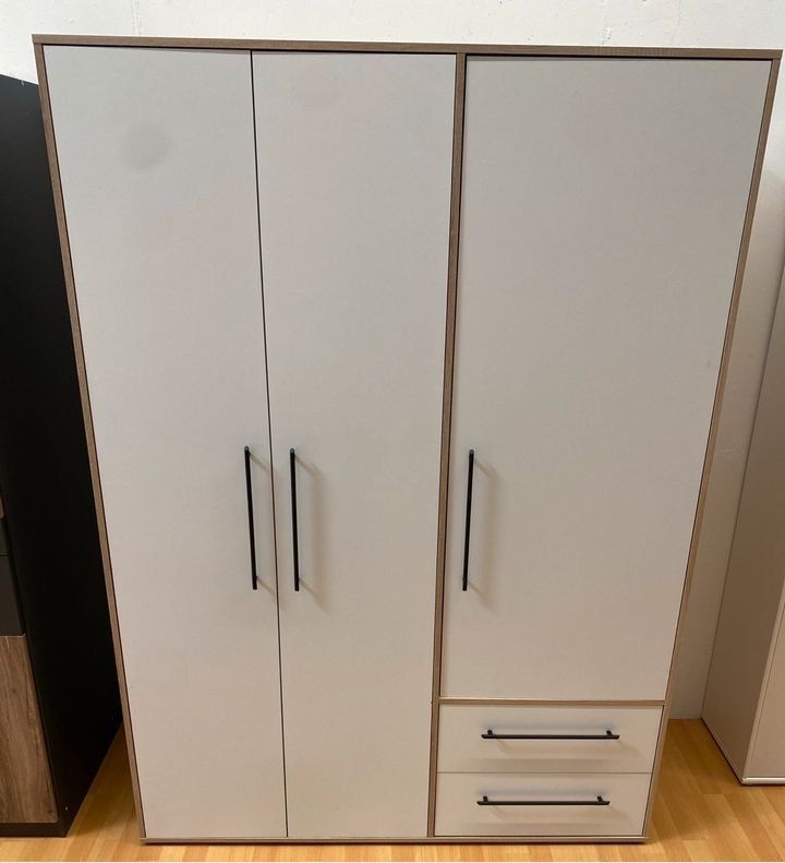 NEU! Kleiderschrank / Drehtürenschrank / 3-trg-Kleiderschrank 9033 in Sigmaringen