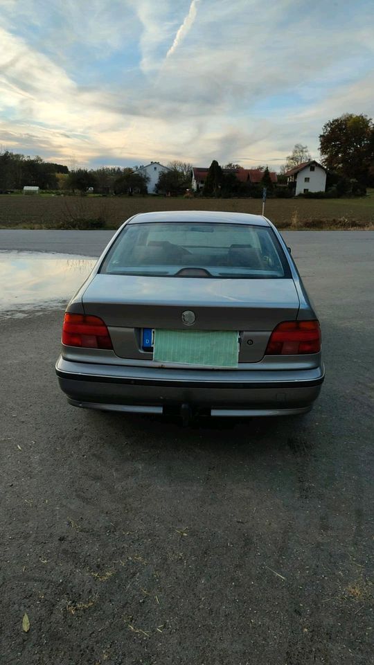 BMW E39 520i in Dingolfing