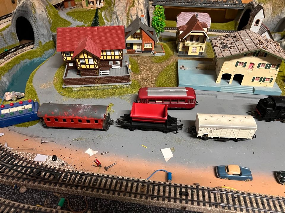 NOCH Eisenbahn Landschaft H0 mit viel Märklin Zubehör in Urschmitt