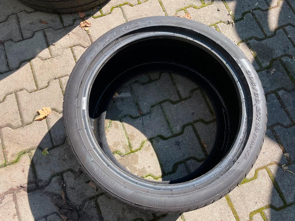 2 Sommerreifen 305/30 ZR 19 (102Y) Pirelli PZero RO1 Sommer in Speichersdorf