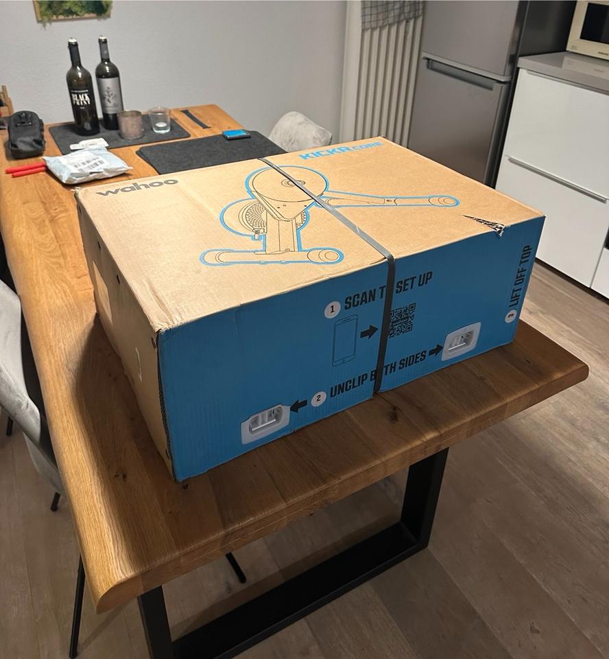 Esstisch Eiche Massiv mit Baumkante 180x90 cm U-Gestell Schwarz in Düsseldorf