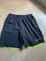 Nike Sporthose Shorts kurze Hose schwarz Gr L wie neu Essen - Essen-Frintrop Vorschau